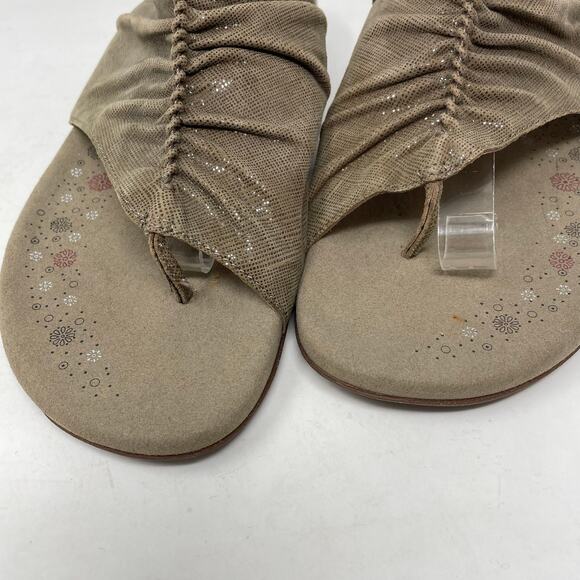 Taos Gift 2 Ruched Leather Comfort Shoes Sandals Metallic Tan Taupe women 10 New - Picture 6 of 15